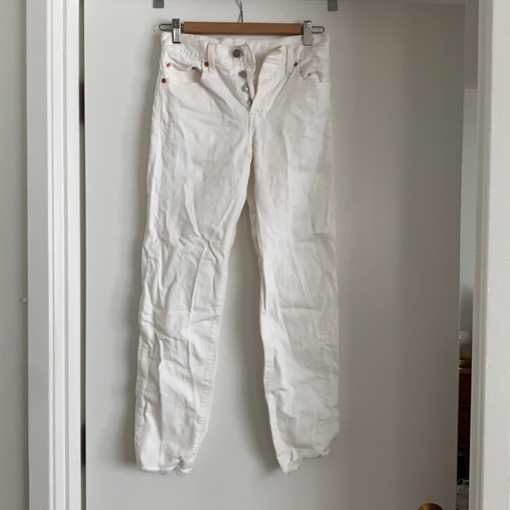 White levis wedgie straight jeans
